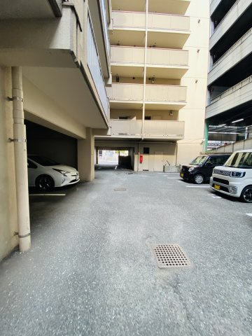 天神南ハイツの駐車場