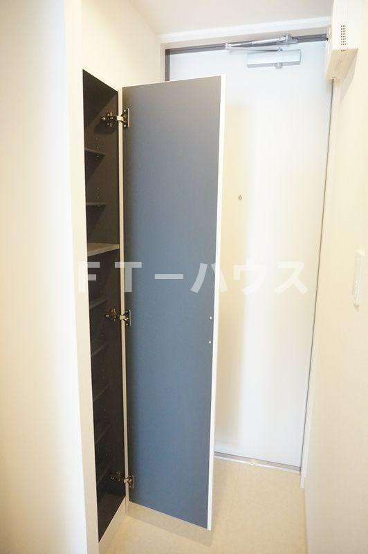 グレイス大久保の玄関