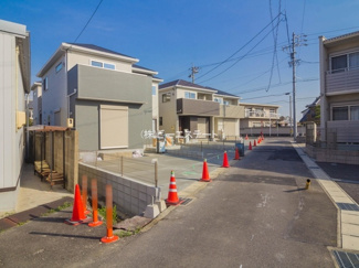 【前面道路含む現地写真】