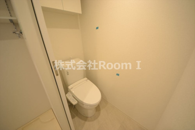 【トイレ】 | セレニテ堺筋本町プリエ | 落ち着いた色調のトイレです
