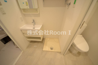 【洗面所】 | セレニテ堺筋本町プリエ | スペースが確保できる洗面所です