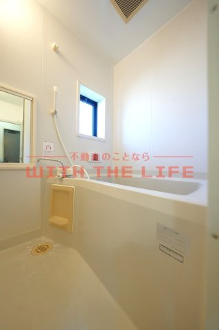 フォンテーヌ宮ノ陣Ⅰ【キャッシュバック対象物件】の浴室|落ち着いた空間のお風呂です