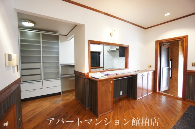 花野井戸建の居間・リビング