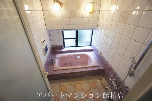 花野井戸建の浴室