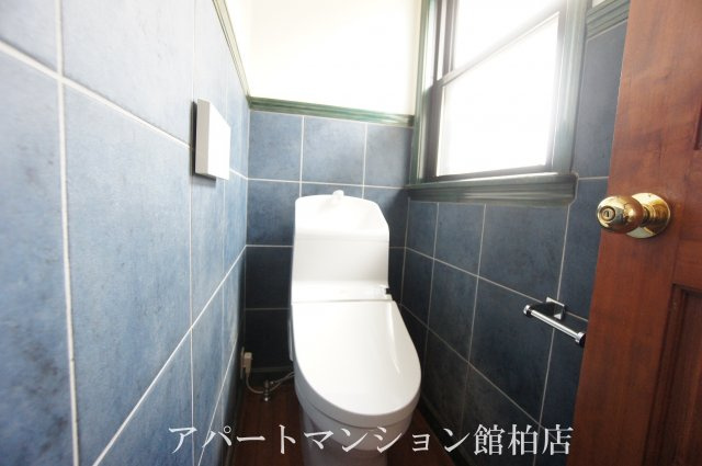 花野井戸建のトイレ|2階トイレ