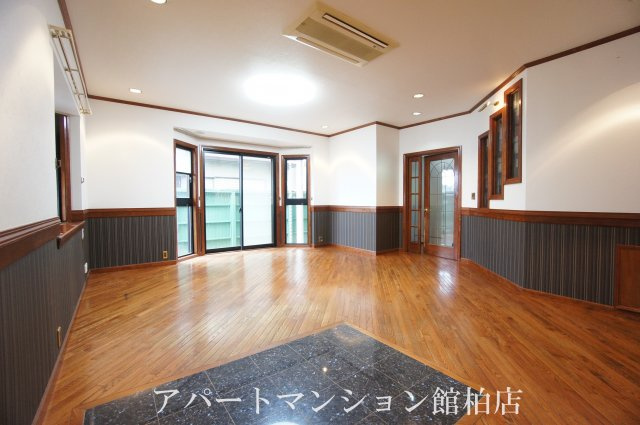 花野井戸建の居間・リビング