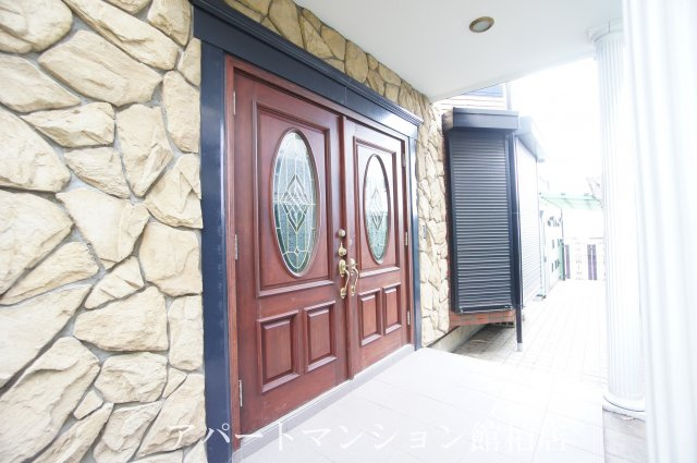 花野井戸建の玄関