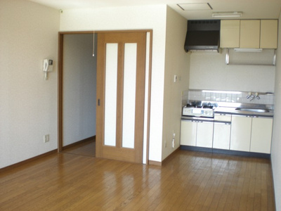 【居間・リビング】 | 工藤第５ビル | 窓側から居室撮影！