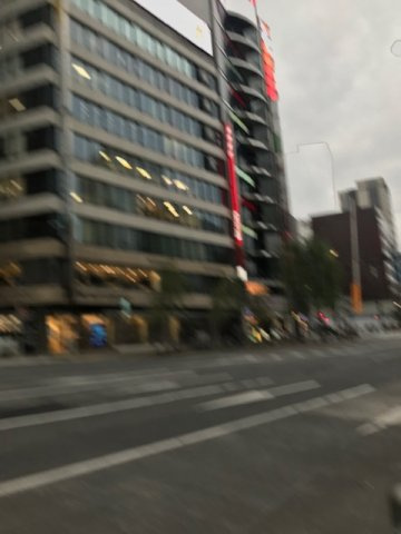塚本素山ビルの外観