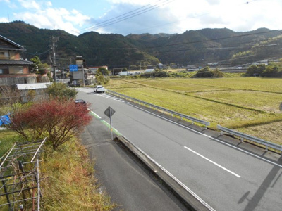 【前面道路含む現地写真】 | 高岡郡日高村　中古住宅