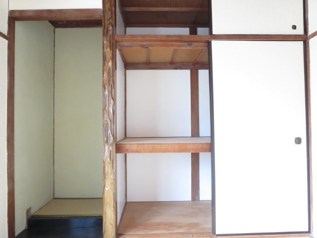 中古戸建　四條畷市岡山東5丁目　（昭和44年築）の収納|和室収納はたっぷり物が収納できそう！
