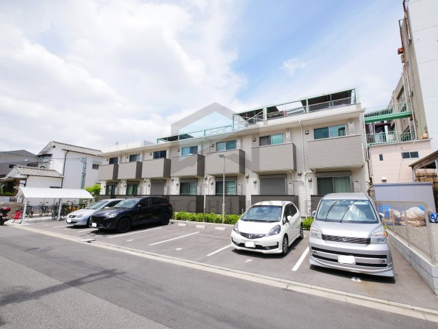 【駐車場】 | アクシア | 駐車場に車を止められます