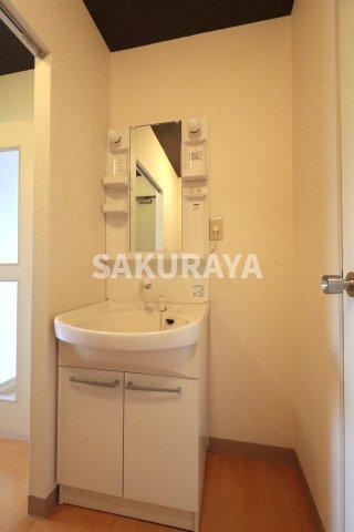 ラフォーレ福居2の独立洗面台|2025年9月撮影。