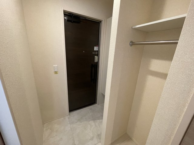 セレブレイト本城の玄関