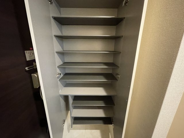 セレブレイト本城のその他|下駄箱