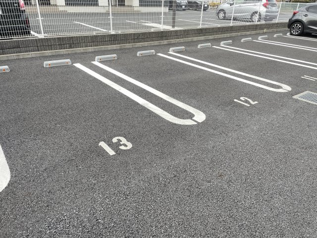 セレブレイト本城の駐車場|駐車場