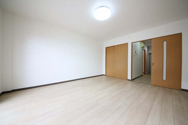 パル平和の内装