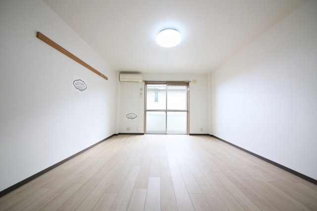 パル平和の内装