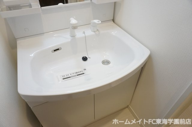 金鼎ビルkomeyaの独立洗面台