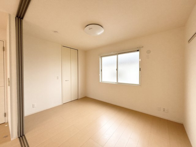 ファミール森西Aの洋室