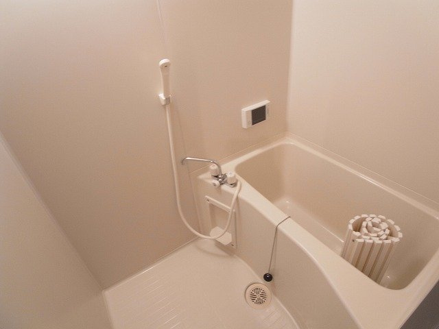 金太郎ヒルズ１８の浴室|浴室乾燥機付きバスルーム