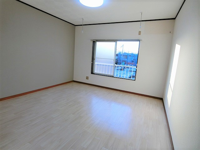 シャルムスズキVの居間・リビング