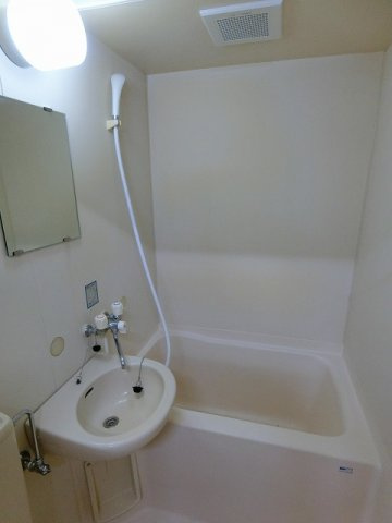 シャルムスズキVの浴室
