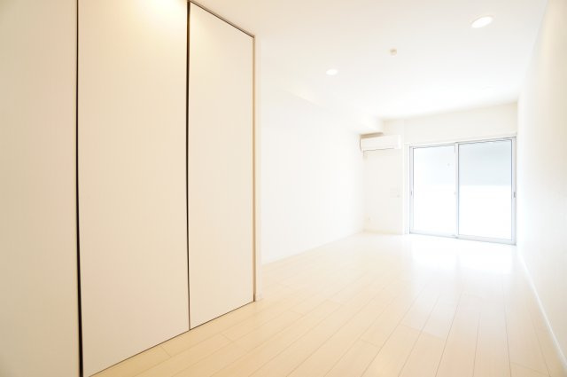 【居間・リビング】 | リブリ・CASA TRES | ※同物件・反転タイプの写真です。