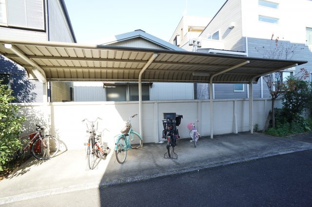 ベルメゾン北葛西の設備|屋根付き駐輪場