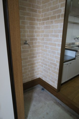 【玄関】 | ハイツシャロット | 洗濯置き場です