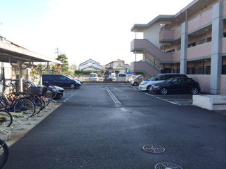 【駐車場】