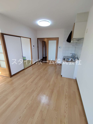 【居間・リビング】 | イーストパレス