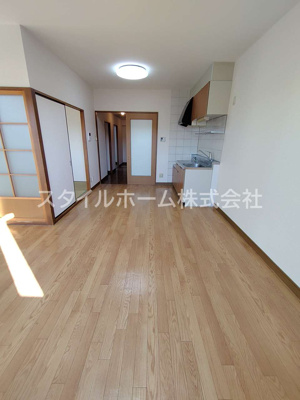 【居間・リビング】 | イーストパレス