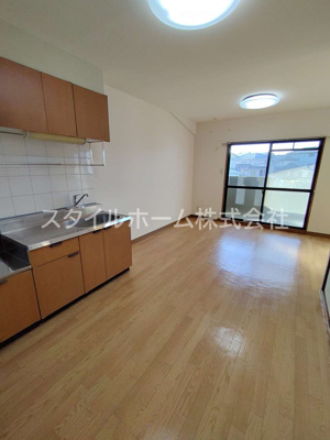 【居間・リビング】 | イーストパレス