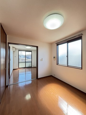 エポック・ヴィラ　B棟の居間・リビング