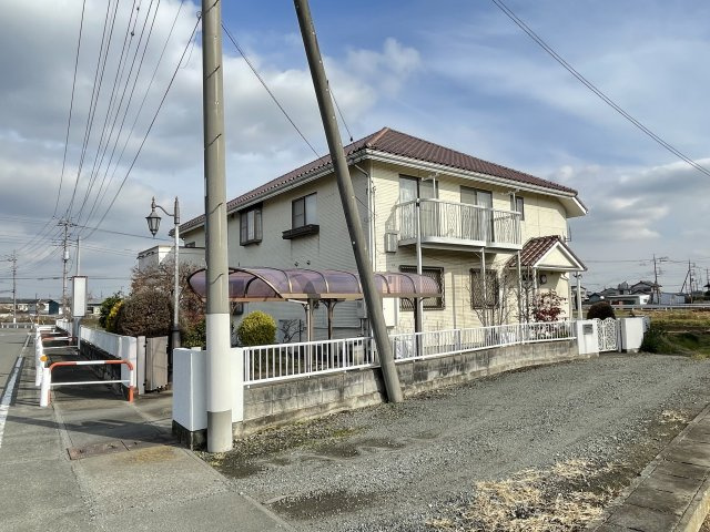 藤岡市上戸塚　中古一戸建ての前面道路含む現地写真|前面道路含む現地写真です