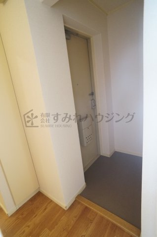 サンハイツ実穂の玄関|参考、同建物・反転間取りの号室