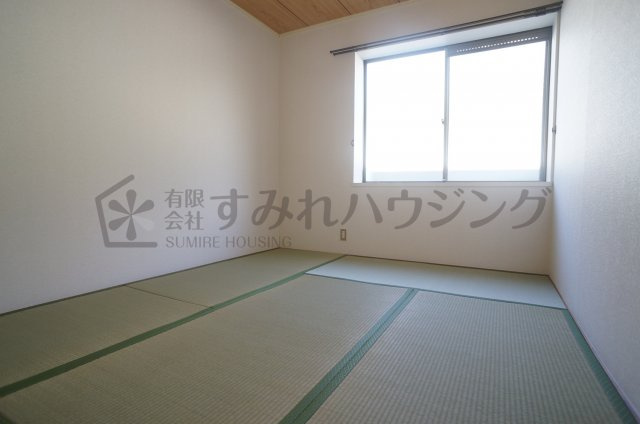 サンハイツ実穂の和室|参考、同建物・反転間取りの号室