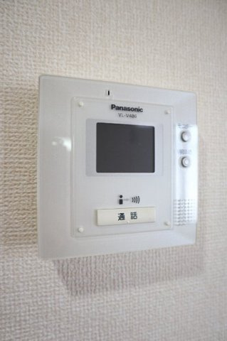 【セキュリティ】 | ドルチェA | TV付きインターホンでセキュリティ面も安心です