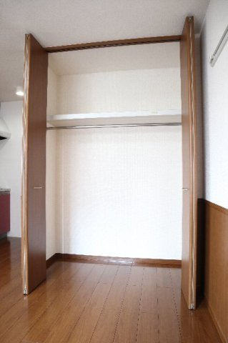 【収納】 | ドルチェA | お洋服もたくさんしまえますよ