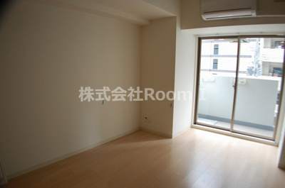 【居間・リビング】 | プランドール大手前レジデンス | ゆったりとした居間です