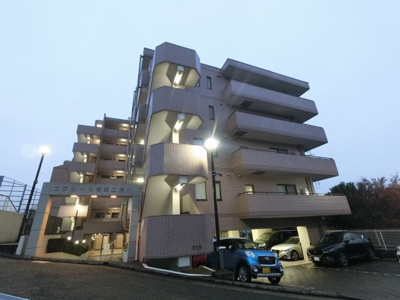 【外観】 | エクレール横浜二俣川 | 総戸数４１戸、平成３年９月築、管理人は日勤勤務につき管理体制良好です♪