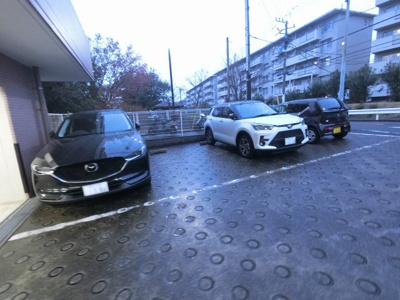 【駐車場】 | エクレール横浜二俣川 | 平置き駐車場です。