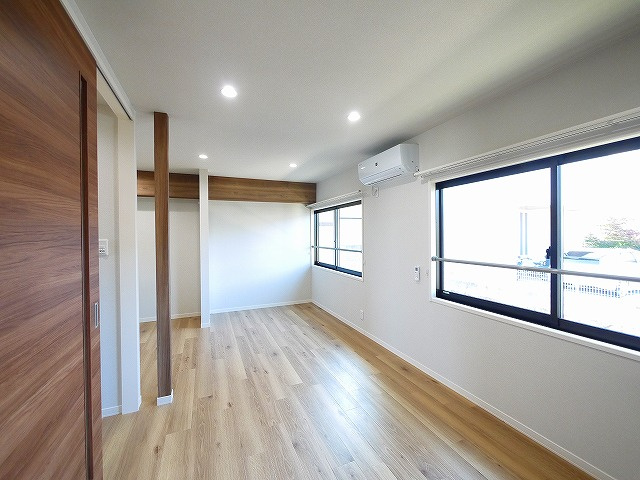 メゾンソワニエＢ棟のキッチン|キッチン上部の収納です