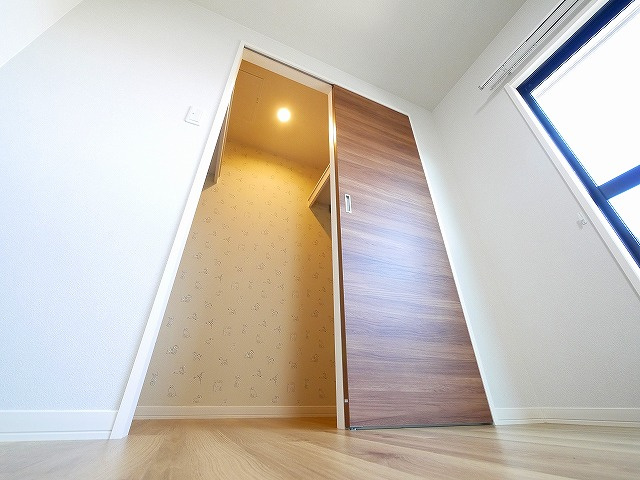 メゾンソワニエＢ棟の洋室|個人の部屋や寝室として使える洋室です