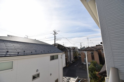 【展望】 | 調布市上石原3丁目　新築戸建て | 景色を遮るものがないと、陽の光を長い時間浴びられます。空気も澄んでいるように感じますね。