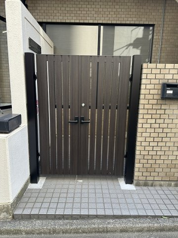 エイシン山王ビルのエントランス