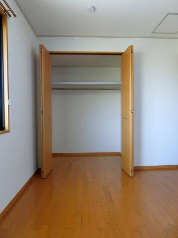 ブラゾーネ　B棟の収納