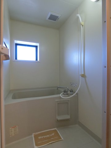 ブラゾーネ　B棟の浴室