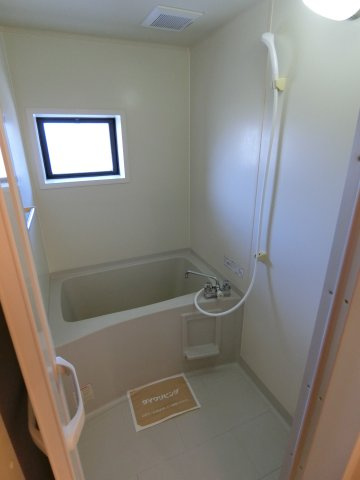 ブラゾーネ　B棟の浴室